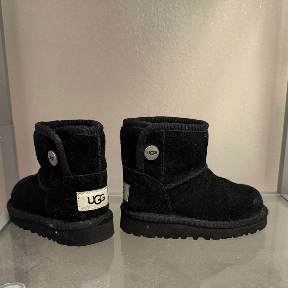 UGG Classic Black Mini Boots toddler 6